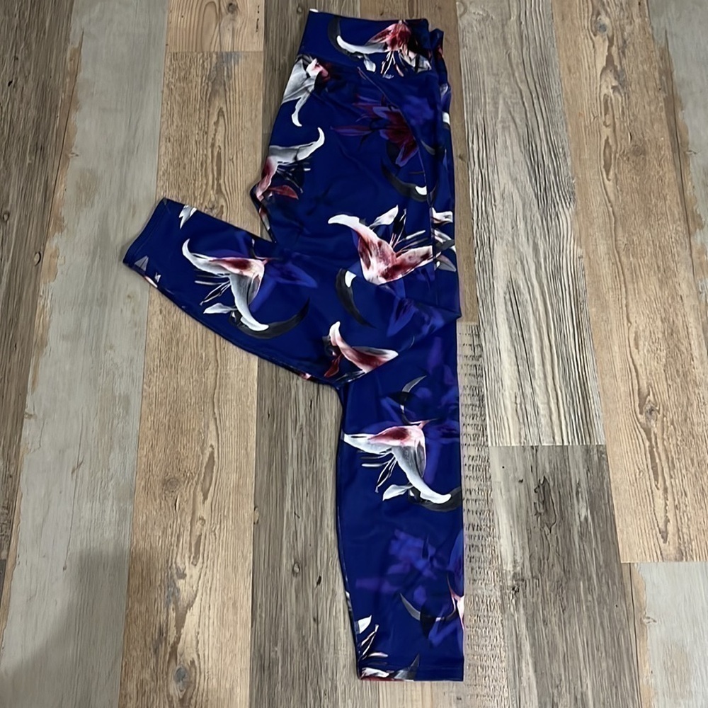 Guru Active Womens Leggings Pants Blue Floral Print Stretch Elastic Waist Sz XL - Picture 8 of 10